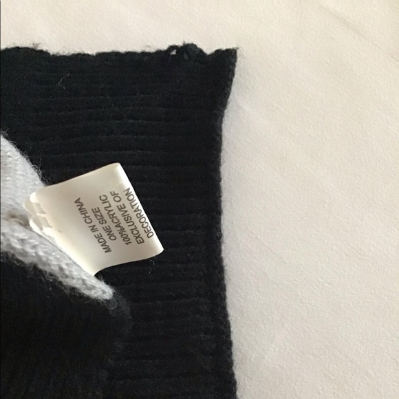 New Halloween Festive Warm Scarf! - Picture 4 of 7